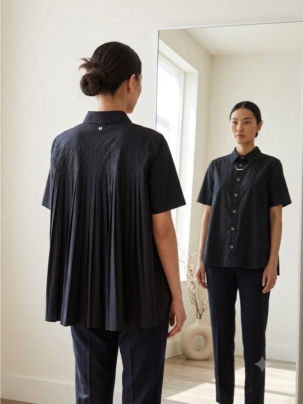 TWINSET Black Cotton Poplin Buttoned Pleated Short Sleeve Shirt - US 6 (IT 42)